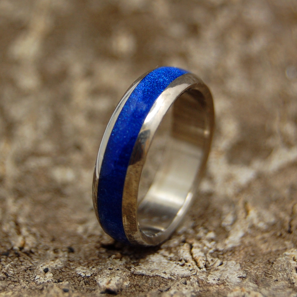 SPARKLING SAPPHIRE SEA DOME | Blue Resin Titanium Wedding Ring - Minter and Richter Designs